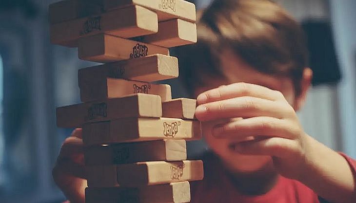 Estudo relaciona alterações na microbiota intestinal ao autismo em crianças