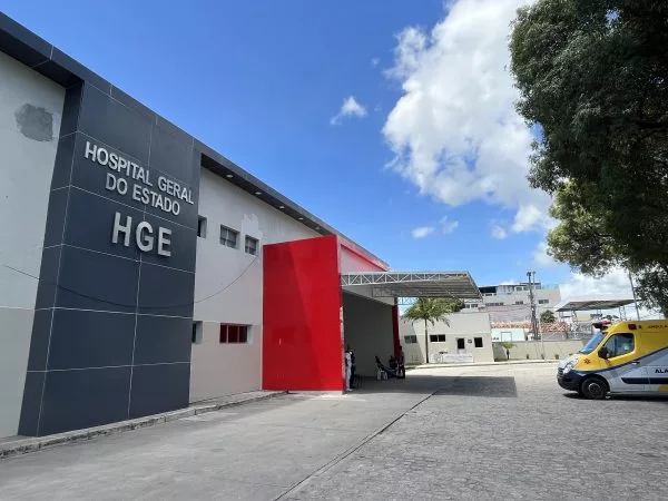 Homem é internado após ser baleado na cabeça