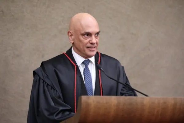Moraes diz que pedido ao TSE era caminho mais eficiente para investigações