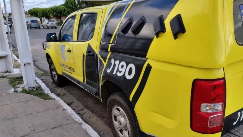 Familiares encontram homem morto dentro de residência