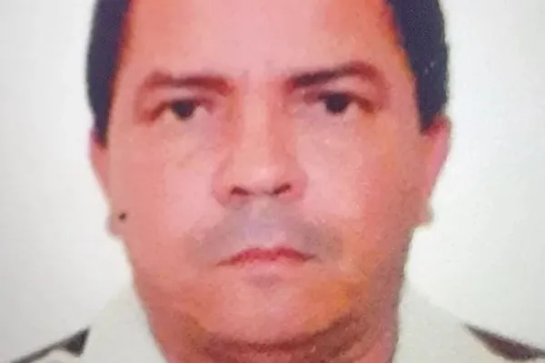 Professor de escolinha de futsal é encontrado morto dentro do banheiro de casa