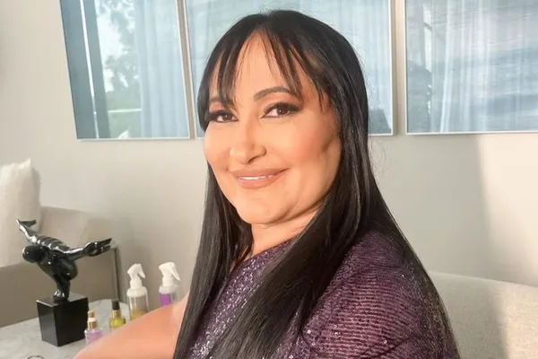 Mãe de Deolane Bezerra também é presa em operação