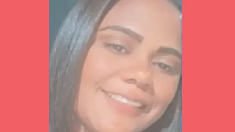 Mulher morre atropelada por trio elétrico durante evento político