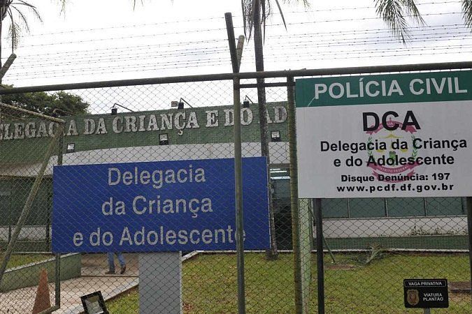 Adolescente é apreendida após atacar professora com tesoura em escola