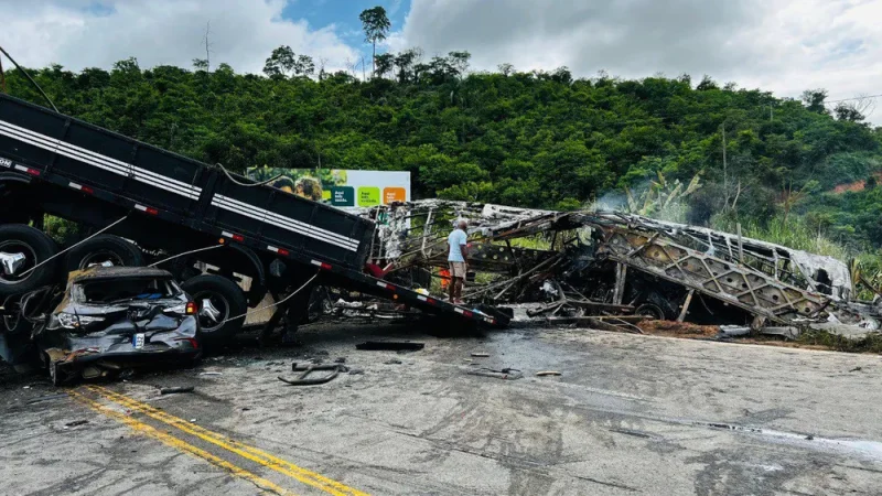 Acidente em MG é a maior tragédia em rodovias federais desde 2007, início da série histórica da PRF