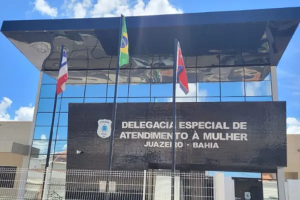 Avô e padrasto são presos suspeitos de estuprar menina de 12 anos que está grávida