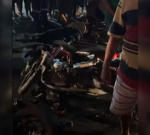 Motociclistas morrem após colisão frontal na BR-104, em União