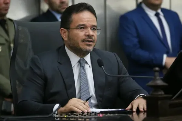 Por unanimidade, Marcelo Victor é reeleito para a Presidência da Assembleia no biênio 2025/2026