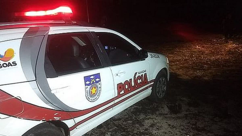 Homem é assassinado com 11 tiros e tem corpo abandonado em mata, no Benedito Bentes