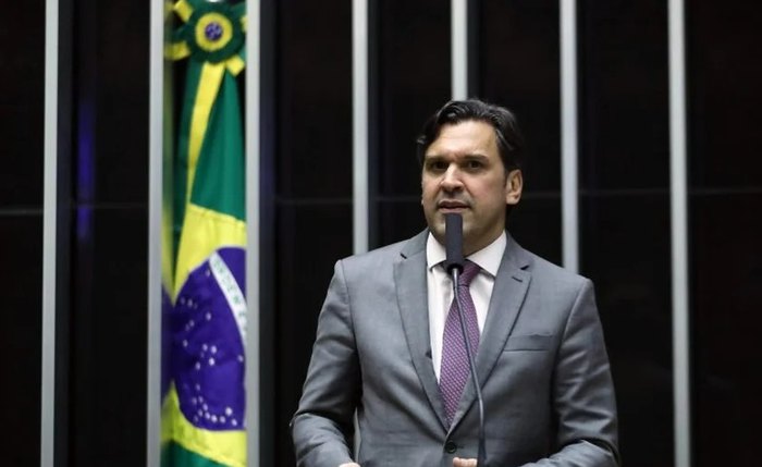 Deputado Isnaldo Bulhões é cotado para assumir Ministério dos Transportes