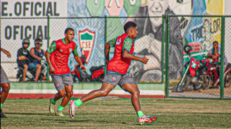 No Juca Sampaio, CSE e CRB duelam em busca da primeira vitória