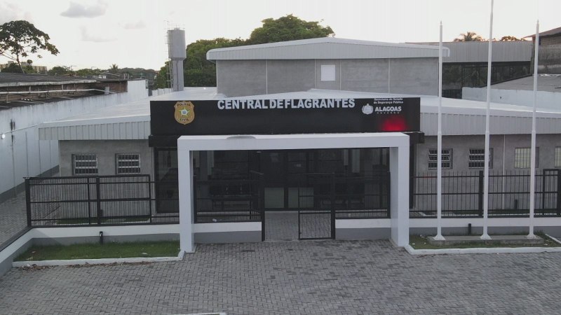 Suspeito de agarrar meninas em terreno baldio em Maceió, Guarda Municipal é preso