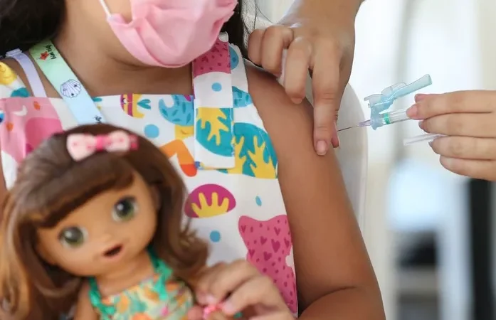 Pais que não vacinarem filhos contra a Covid-19 podem ser multados, decide STJ