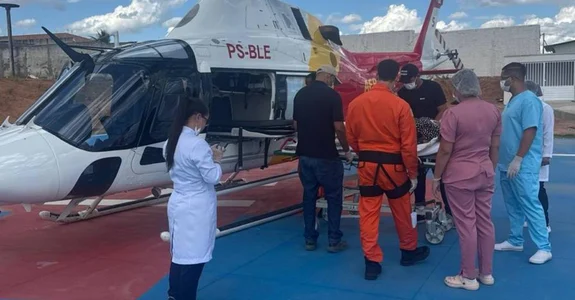 Transporte de paciente para Hospital Regional marca início de atendimento regulado em Palmeira dos Índios