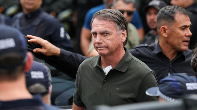 Defesa solicita a Moraes autorização para terapia elétrica em Bolsonaro na Papudinha