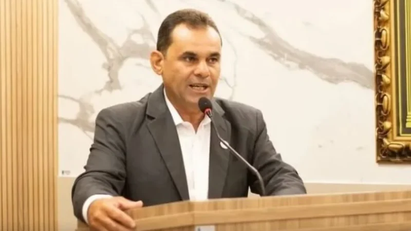 Vereador morre atropelado por retroescavadeira operada por secretário