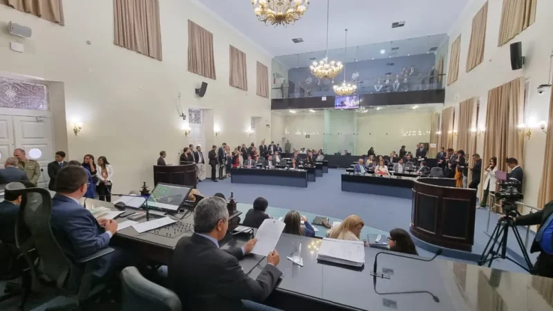 ALE abre o ano sob clima de guerra eleitoral: 100% dos deputados se movimentam para 2026