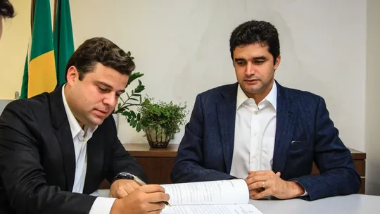 Voto secreto, recado explícito: bastidores da Câmara pegam fogo após rejeição das contas de Rui Palmeira