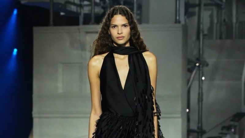 Alagoana ganha destaque no London Fashion Week pela marca Burberry e reforça orgulho nordestino na moda internacional