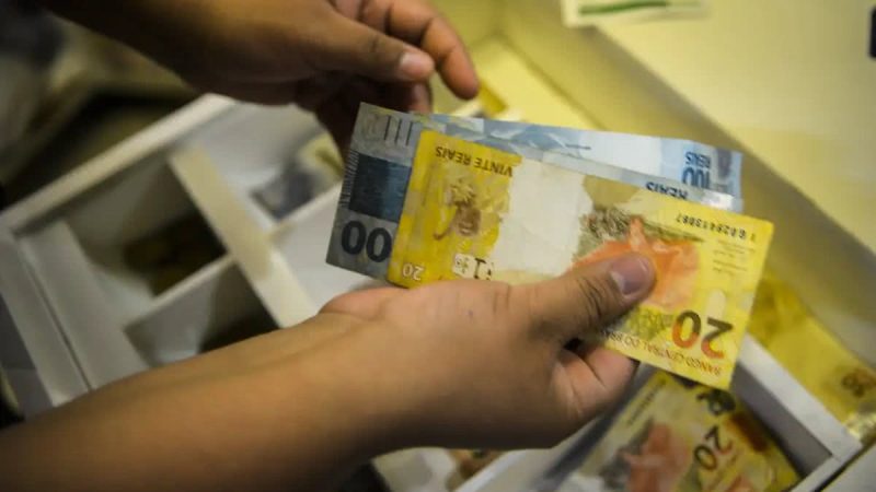 Governo Federal projeta aumento de quase 6% no salário mínimo; veja novo valor