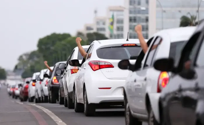 Motoristas e entregadores de apps em Maceió participam de mobilização nacional contra projeto de lei