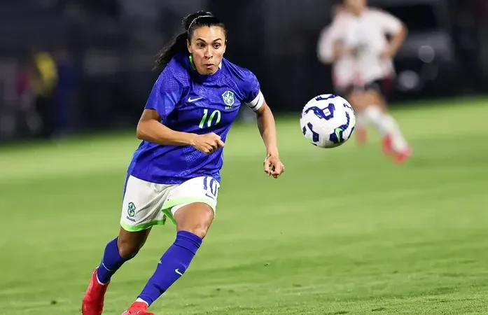 Marta volta à seleção feminina para 2 amistosos contra EUA no Brasil
