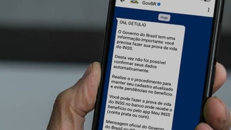 INSS alerta aposentados sobre prova de vida e começa envio de notificações pelo WhatsApp