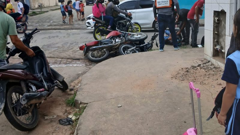 Colisão entre motos deixa duas pessoas feridas na Avenida Alagoas