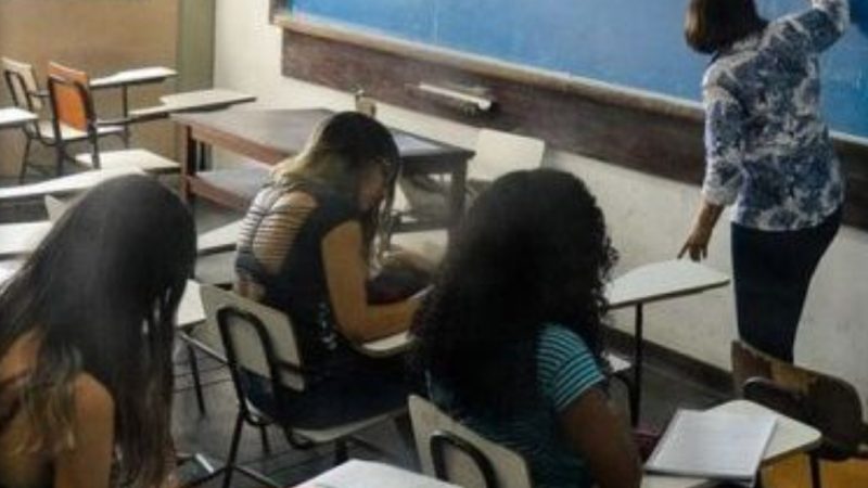 Redes de ensino encurtam férias de julho e adotam novo modelo de calendário escolar