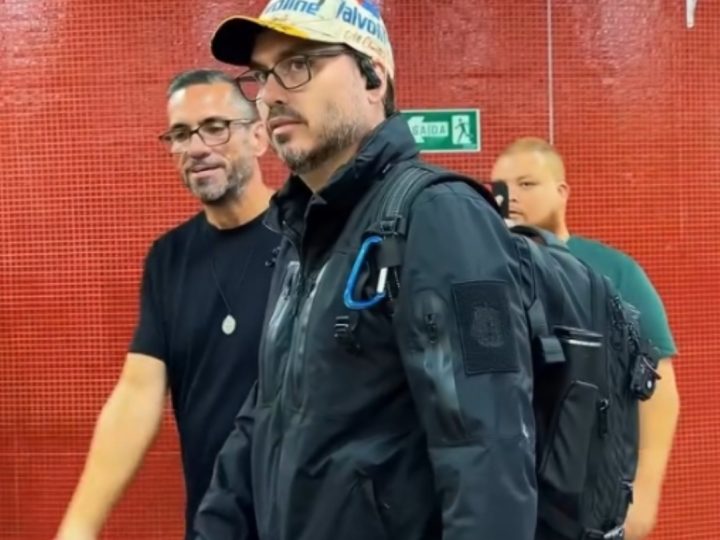 Carlos Bolsonaro participa de ato político e corrida em Maceió neste domingo (17)