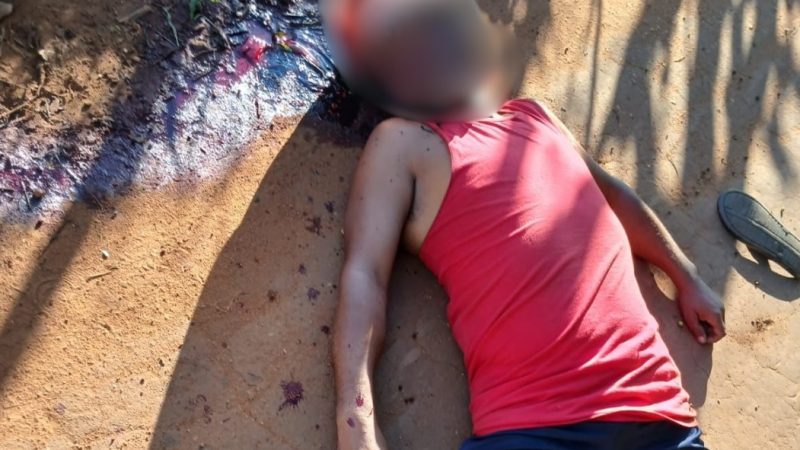 Homem é executado e corpo é abandonado em estrada na zona rural de Palmeira dos Índios