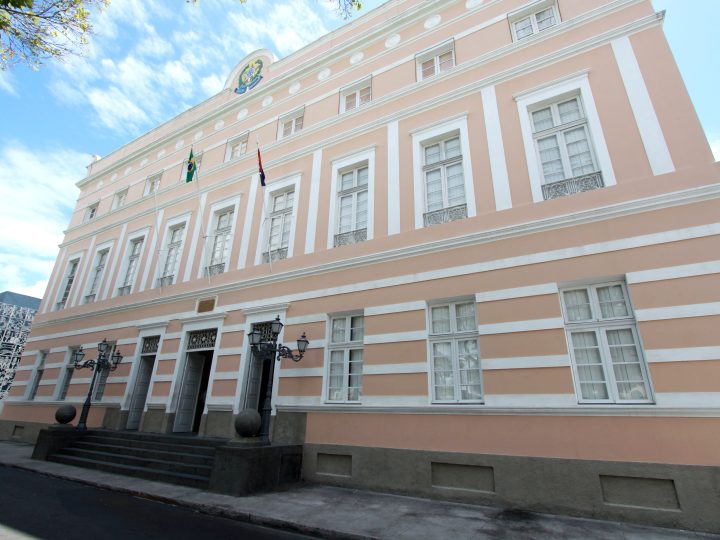 Assembleia redefine comissões após ida de Bruno Toledo para o TCE