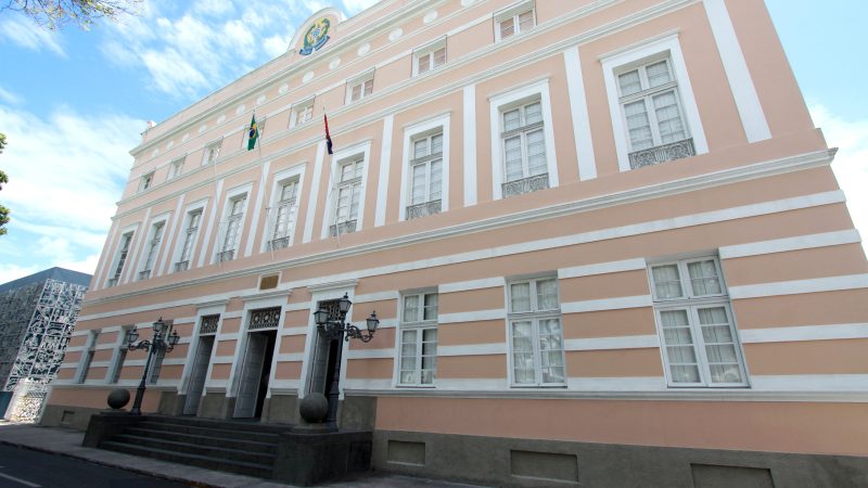 Assembleia redefine comissões após ida de Bruno Toledo para o TCE