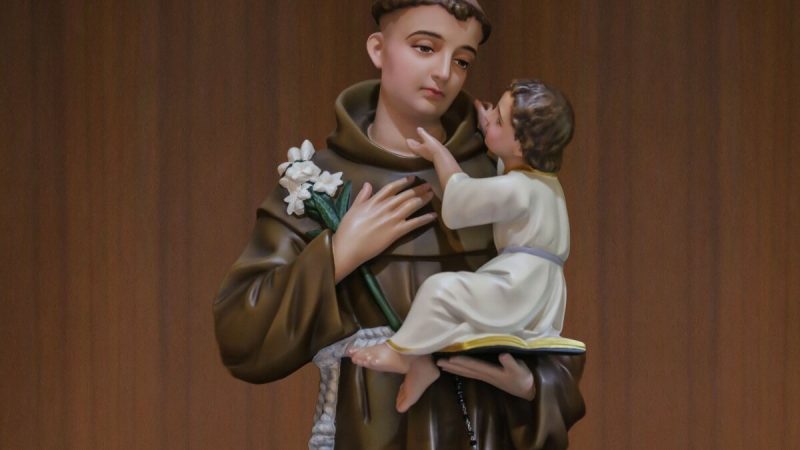 5 simpatias de Santo Antônio para atrair prosperidade