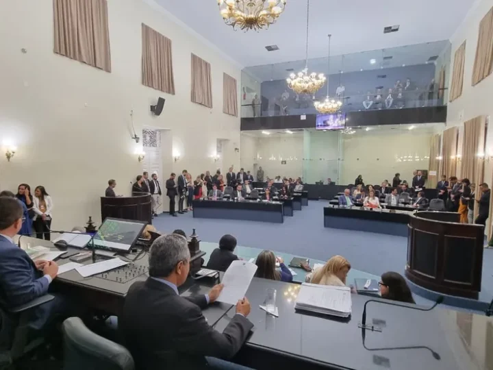 Apoio a Arthur Lira avança entre aliados do governo e pode reunir deputados da base em 2026